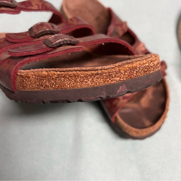 Birkenstock vegan red gold print  3 buckle Florida sandals slip on broke in - Picture 5 of 12